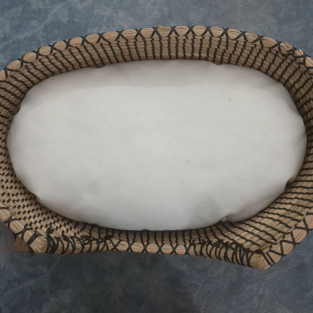 SAFAVIEH INDOOR CAT BED NATURAL COLOR 19.7