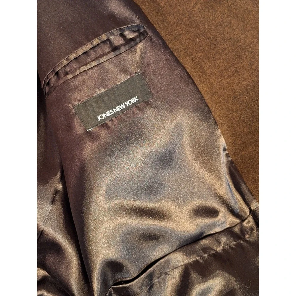 Jones New York material button color