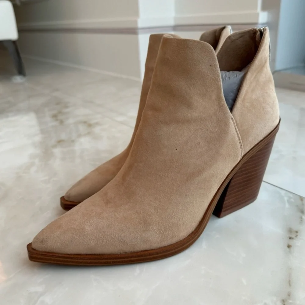 Tan Suede Ankle Boots Vince Camuto 8,5