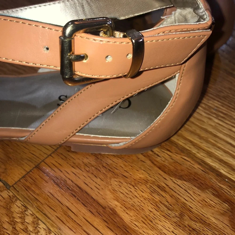 Guess wore these