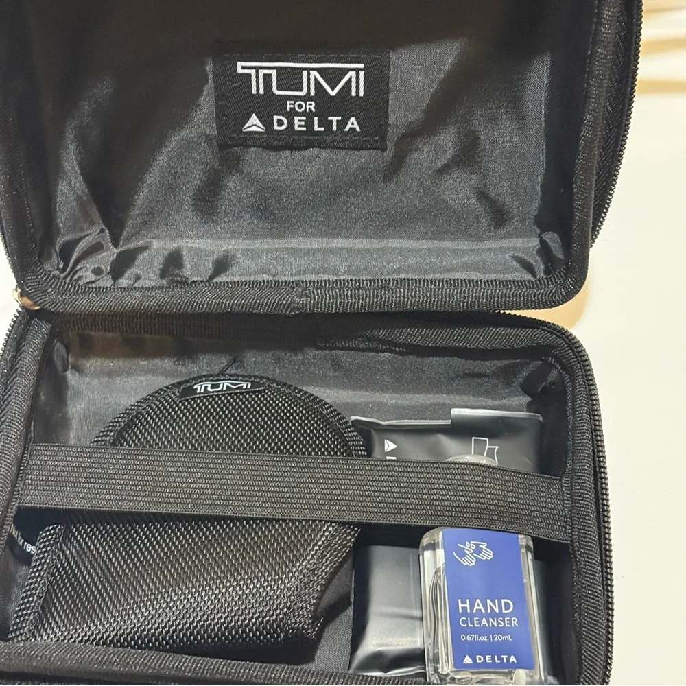 Tumi stylish black