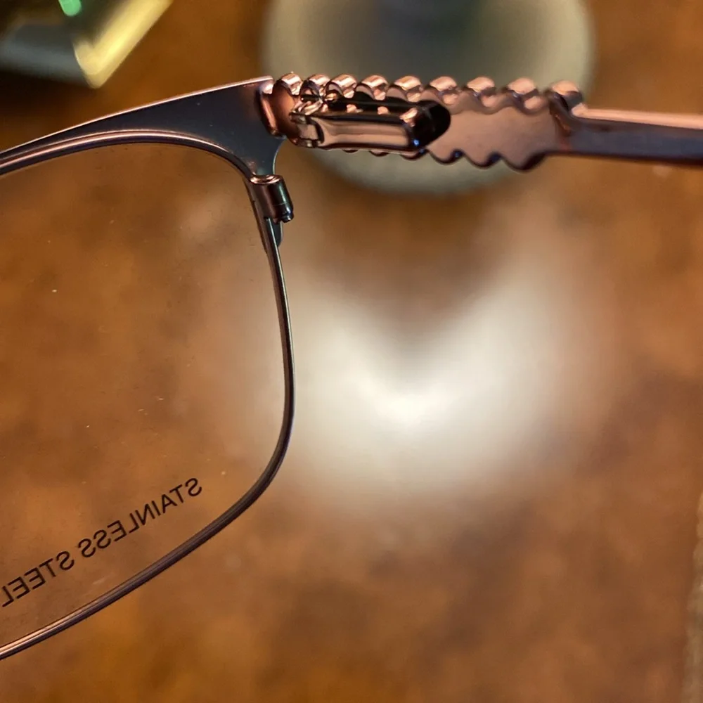 bebe these glasses