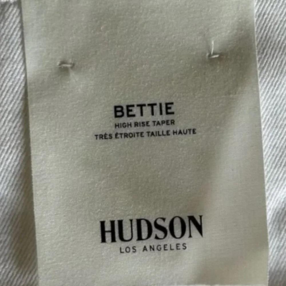 Hudson Bettie High Waist Tapered Jeans White Size 31 NWT