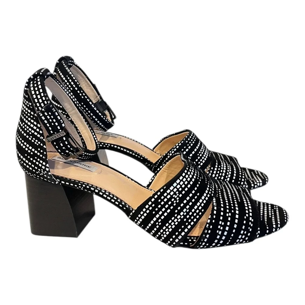 Alex Marie height these