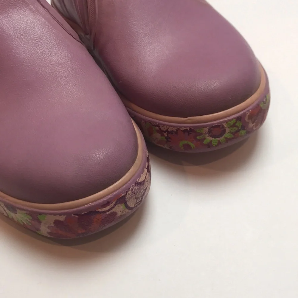 Bogs Burnside Slip-On Shoes (size 9)