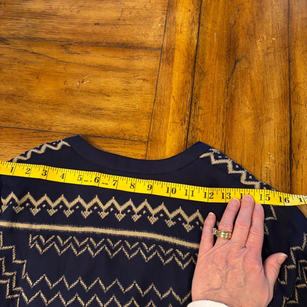 HOLDING HORSES neckline long