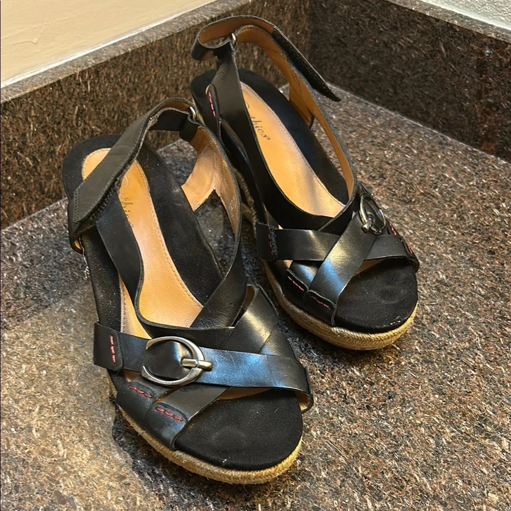 Earthies these sandals