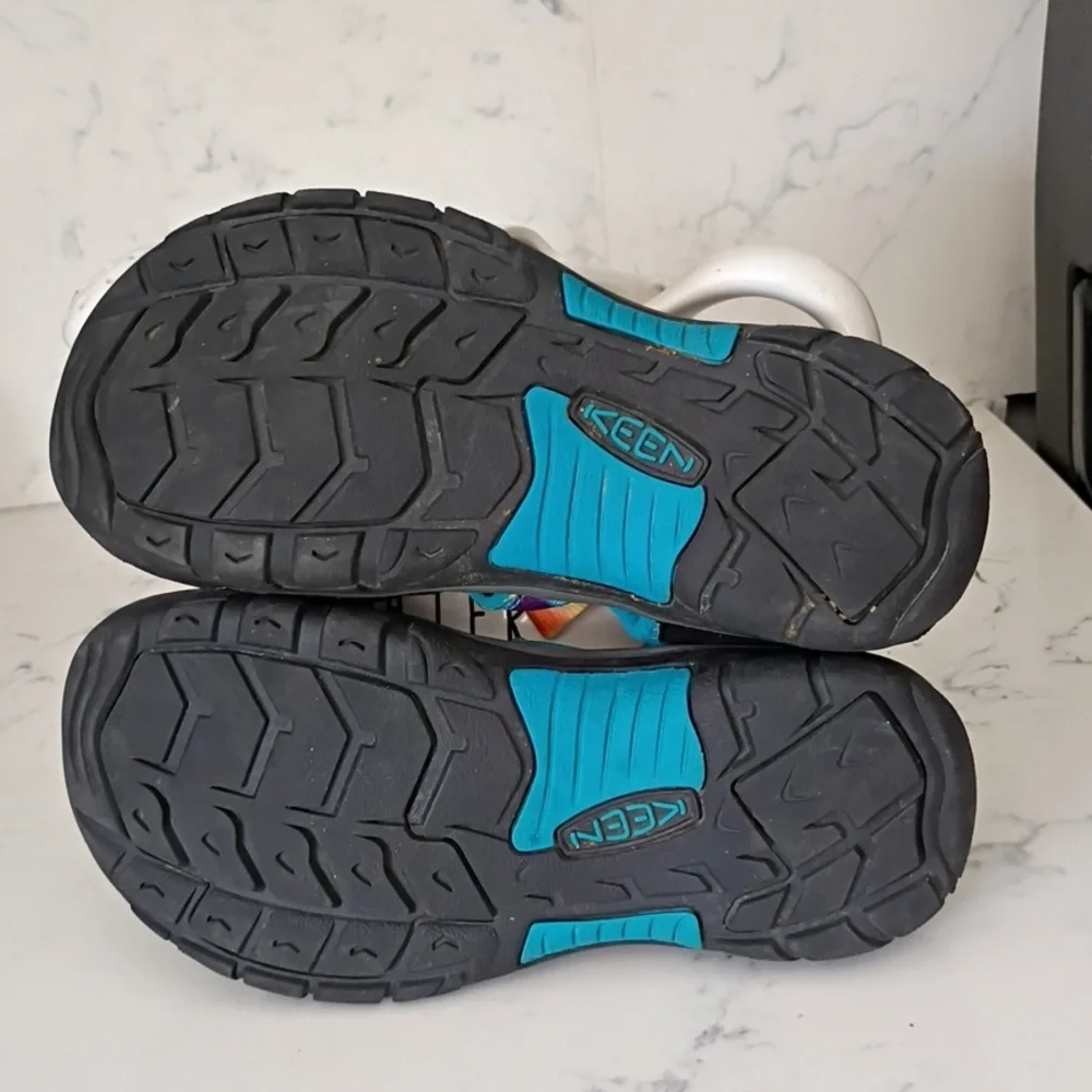 Keen vibrant water