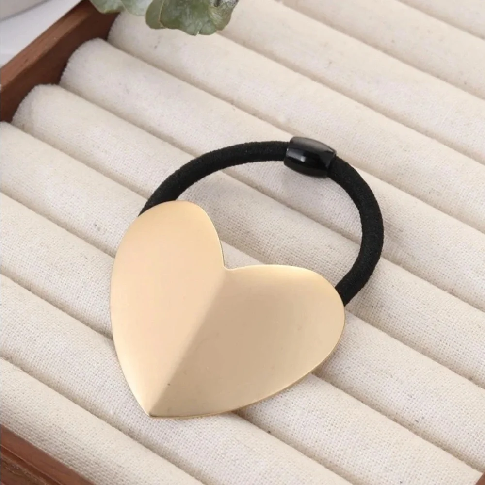 N/A wedding photograph heart