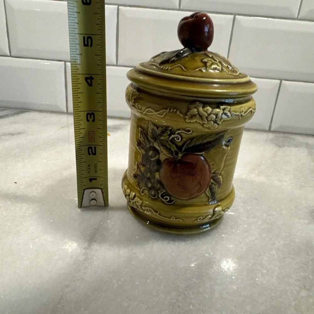 Vintage Geo Z Lefton Green Ceramic 3-D Embossed Canister w/ Lid Fruit Apple Pear