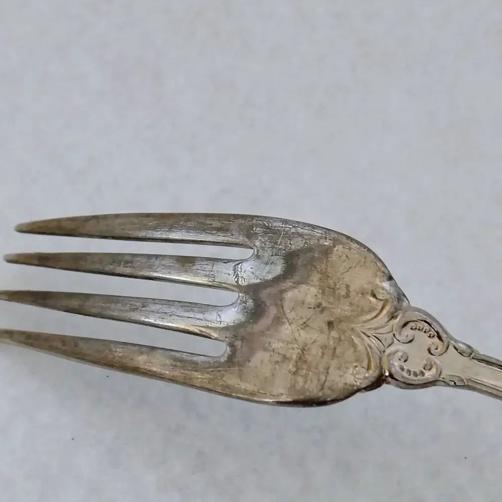 (1) International 1981 EMPRESS Silver Plate Dinner Forks Flatware Replacement