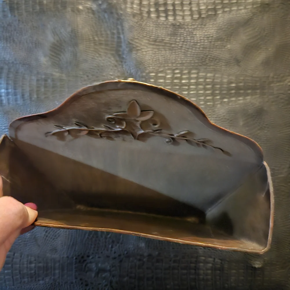 Farmhouse Brown Wall Pocket with Rooster Motif