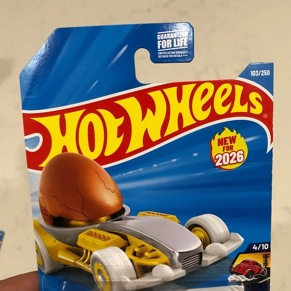 Mattel Hot Wheels Eggshell Racer - Yellow and Silver