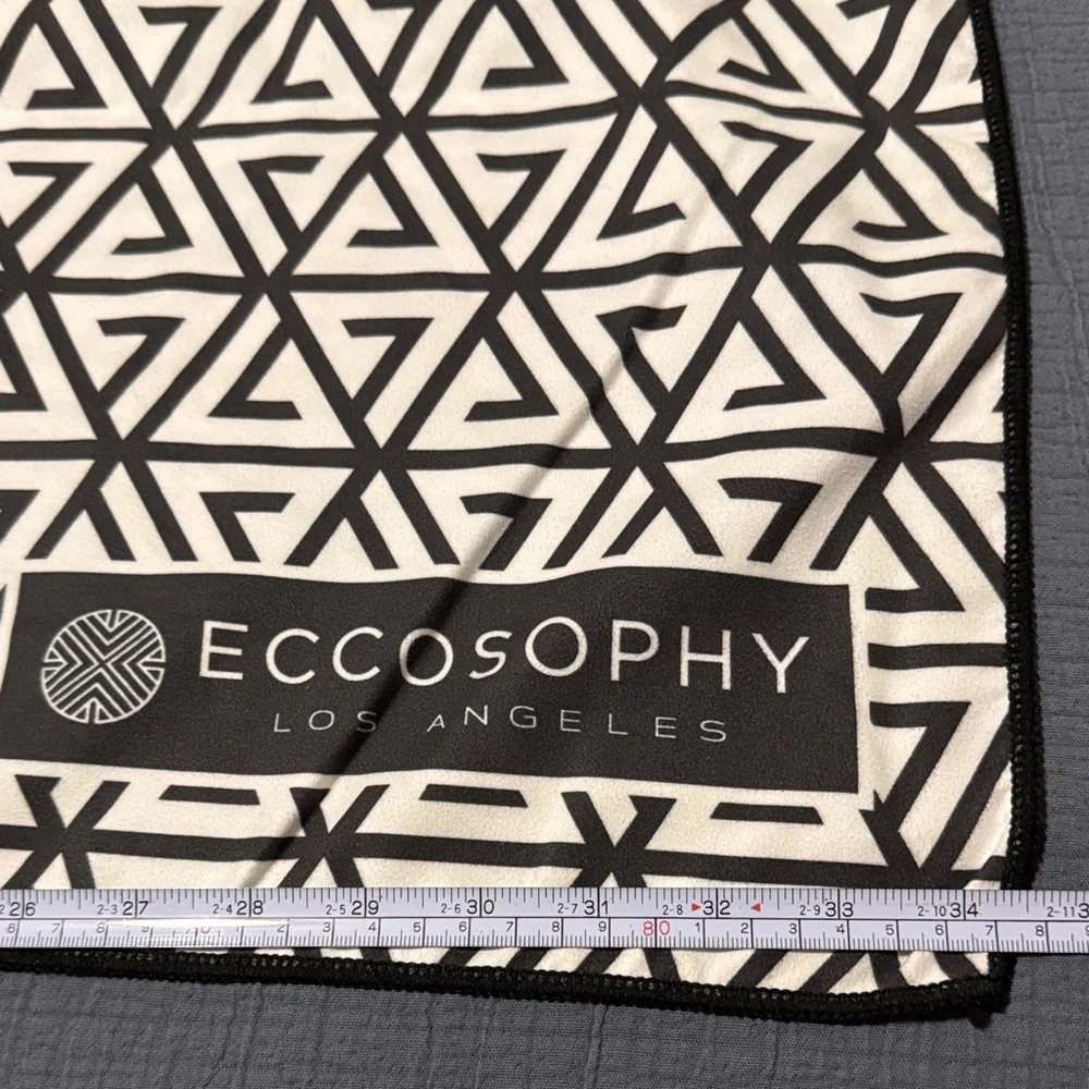 ECCOSOPHY Los Angeles LOVINA Beach Towel EUC