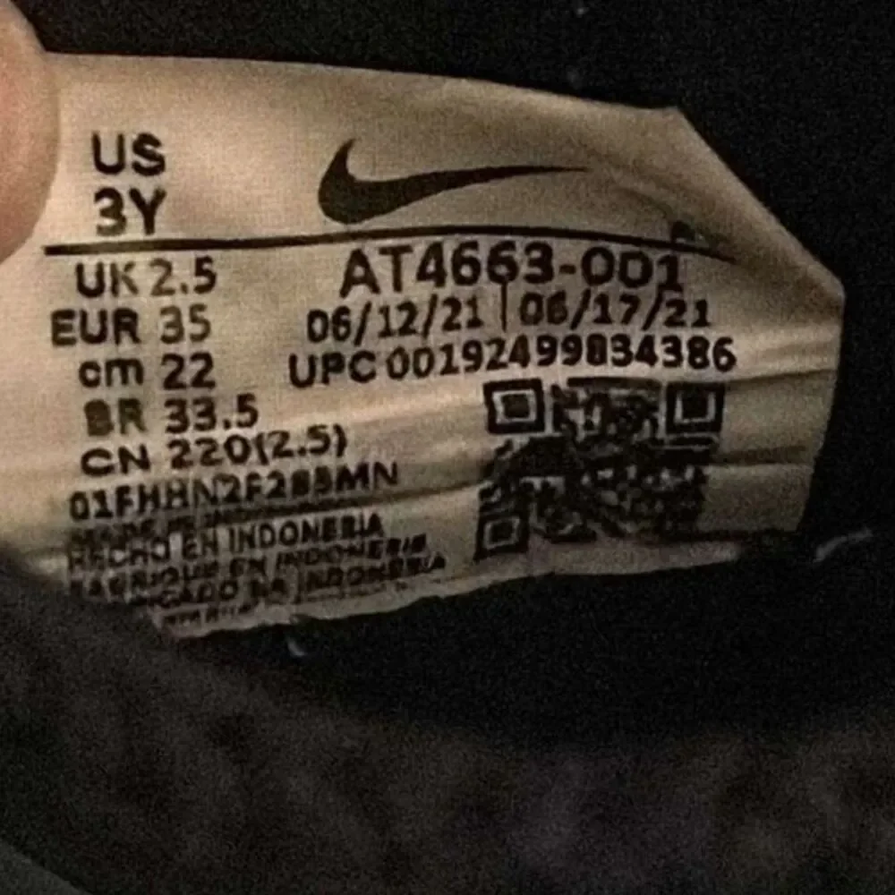 Nike active slip