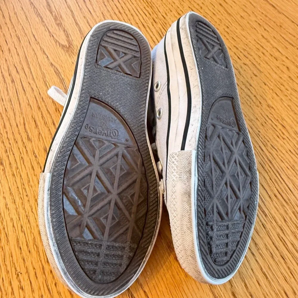 Converse adding fit shoes