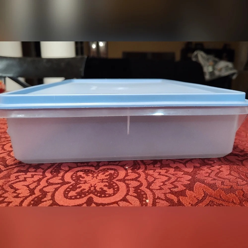 Vintage Tupperware light blue lid white container 15x10.5x2 Made In The USA