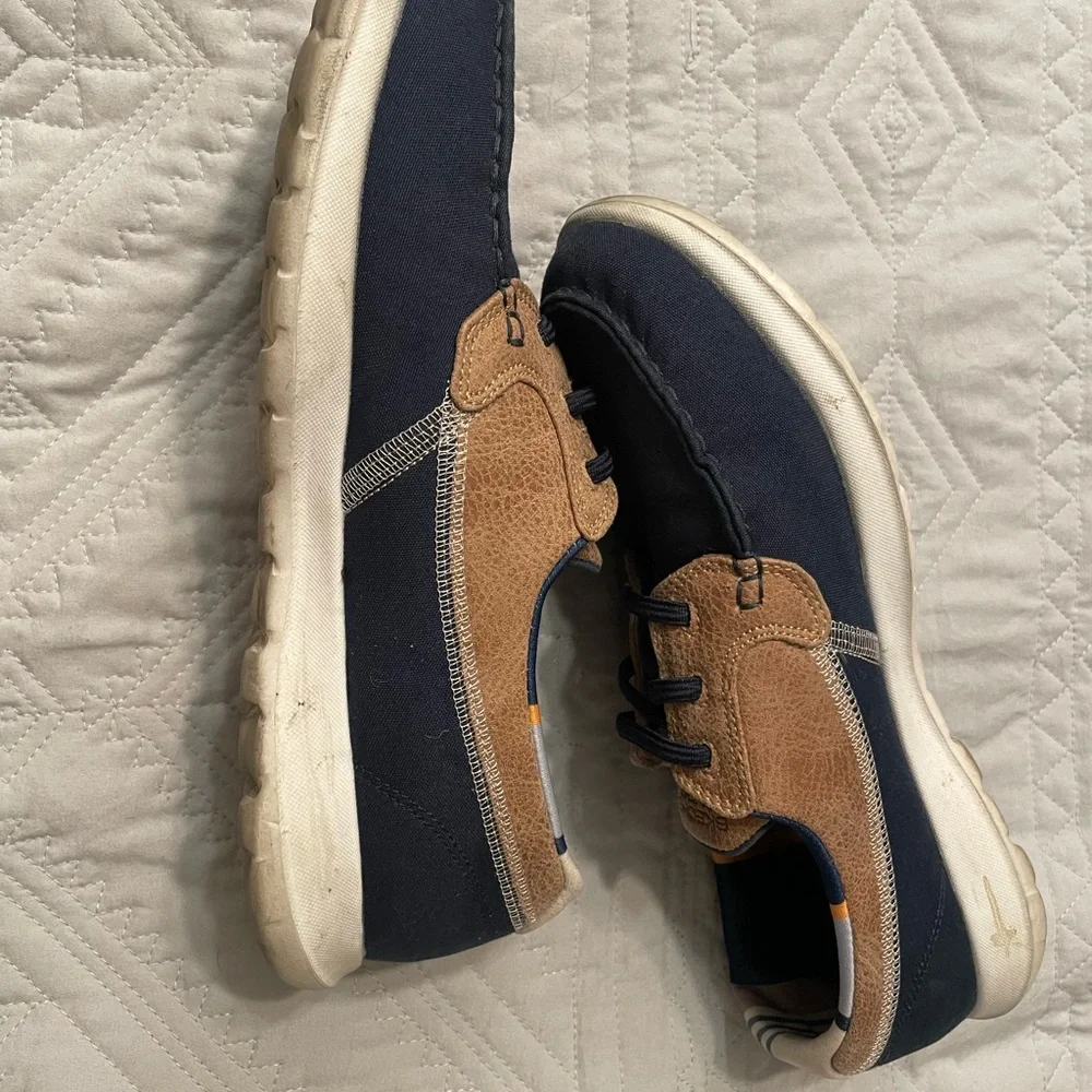 Skechers stylish sneakers