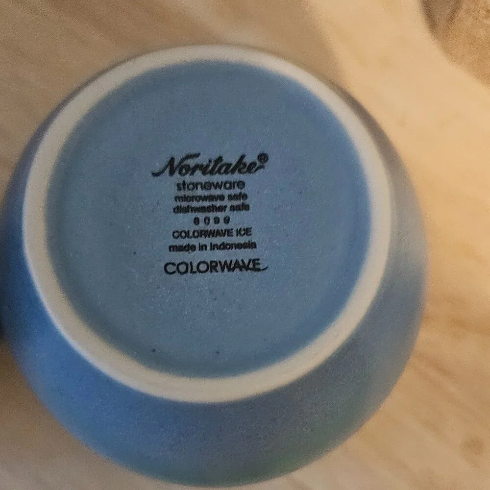 Noritake Stoneware  Sugar and Creamer Set