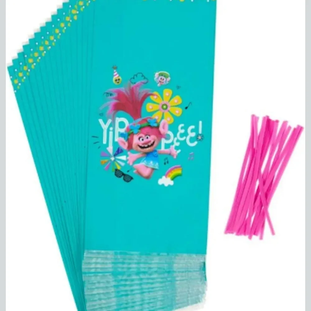 1 Trolls table cover and 1 Set treat bags (16 Pieces In A Bag)