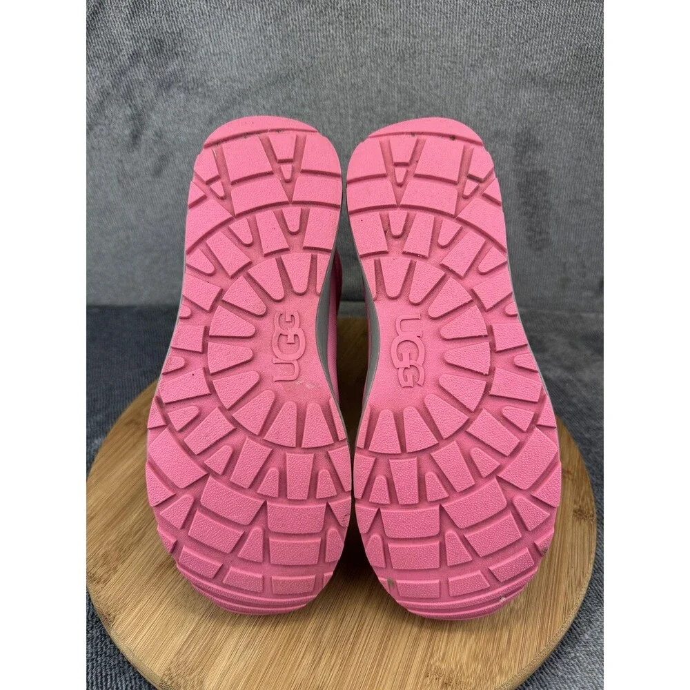 UGG logos present pink