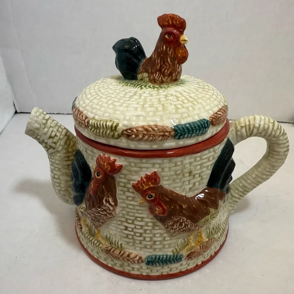 Arket MWW Market Roosters/Small Teapot Creamer