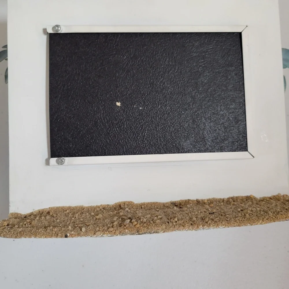 The Unbranded Brand metal beach