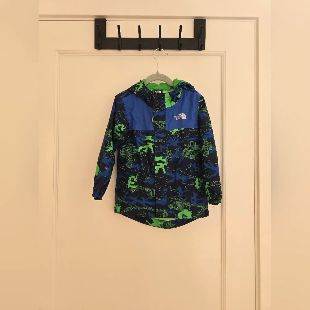 The North Face hem rain
