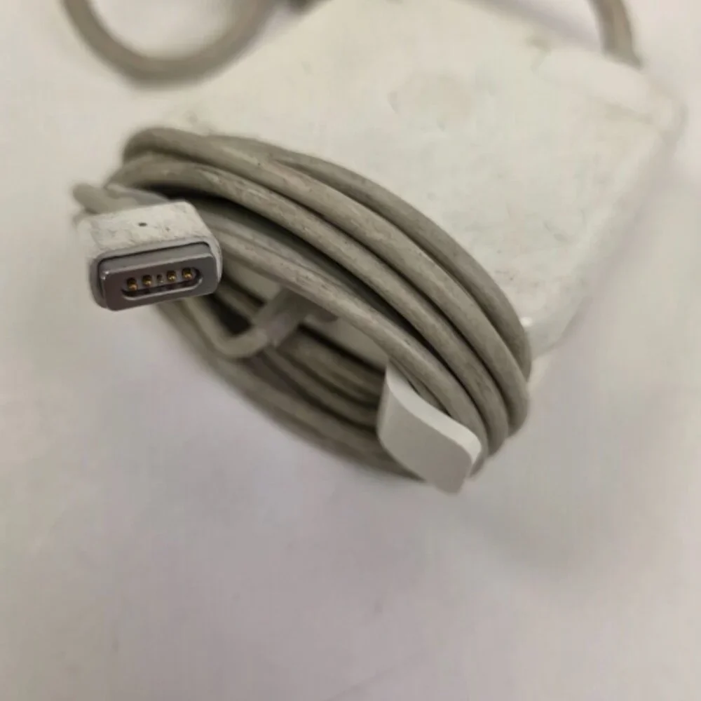 Apple genuine magsafe