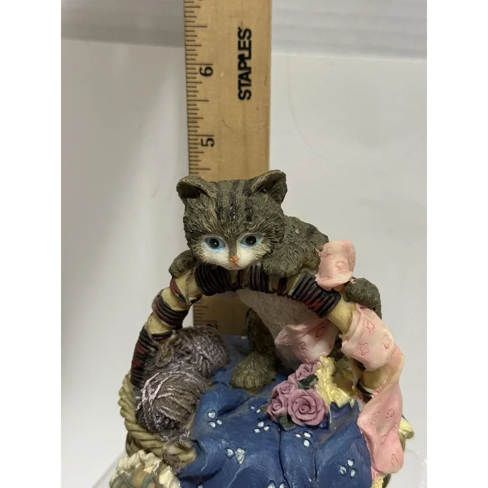 The Unbranded Brand vintage kitten