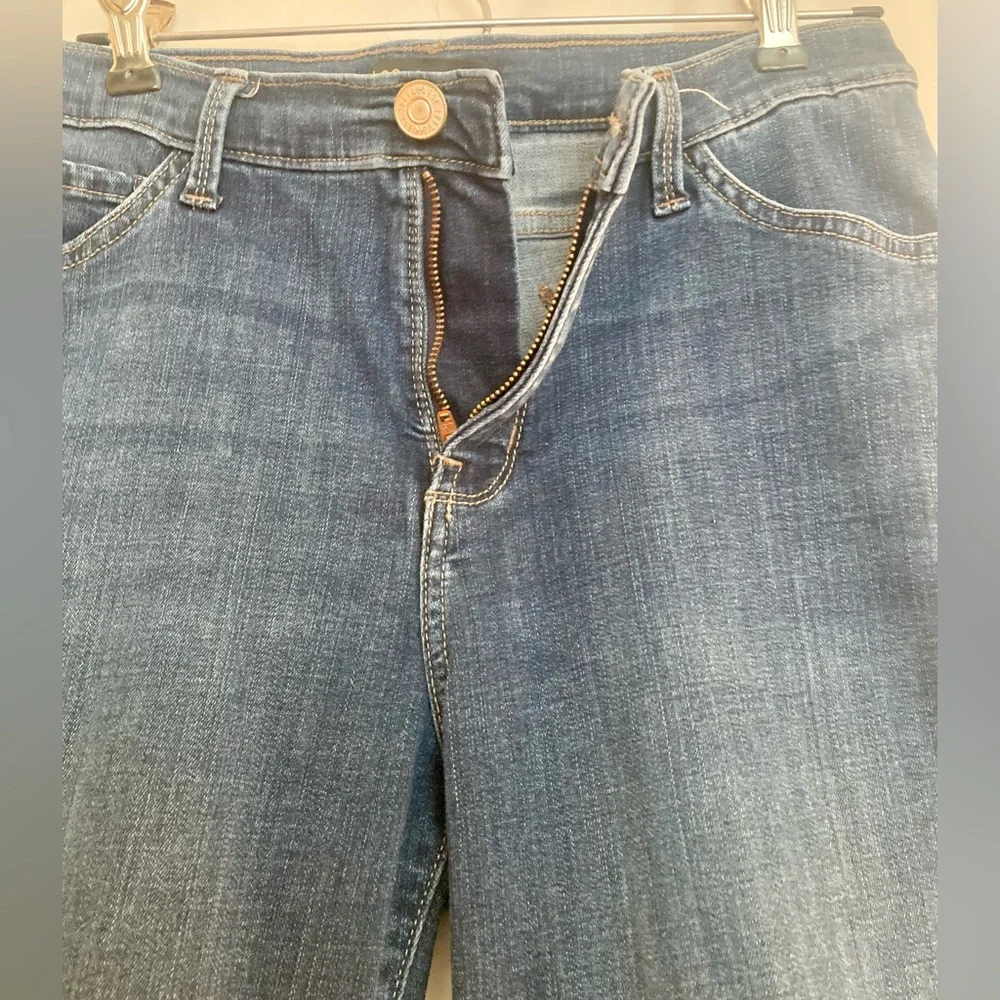 Lee Slimming Fit Cuffed Denim Shorts Size 6M