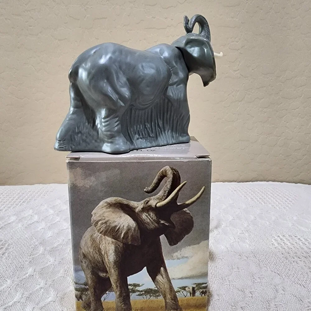 Vintage Avon MAJESTIC ELEPHANT Glass Bottle Wild Country Full in Original Box