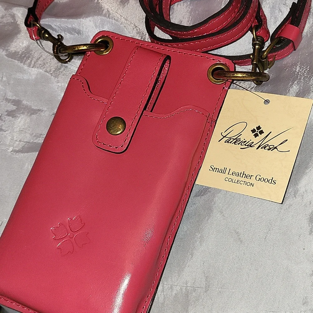 Patricia Nash compact passion
