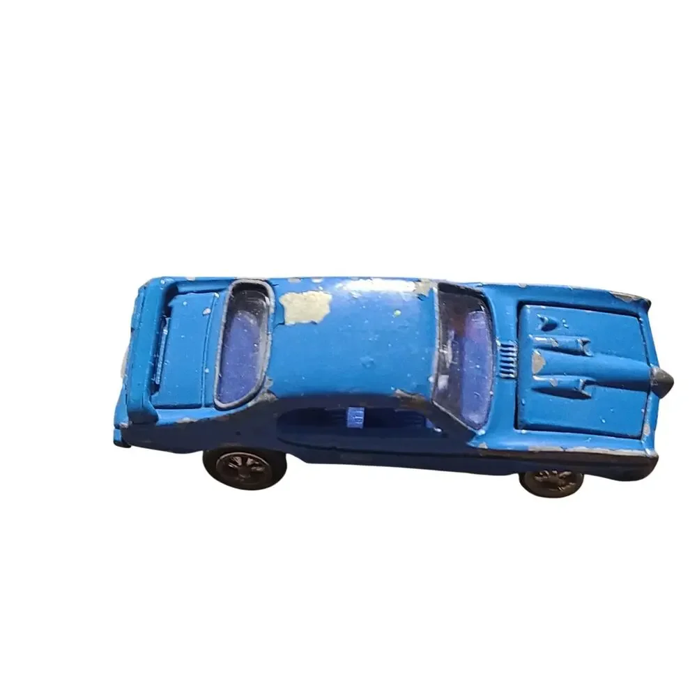 Johnny Lightning this paint