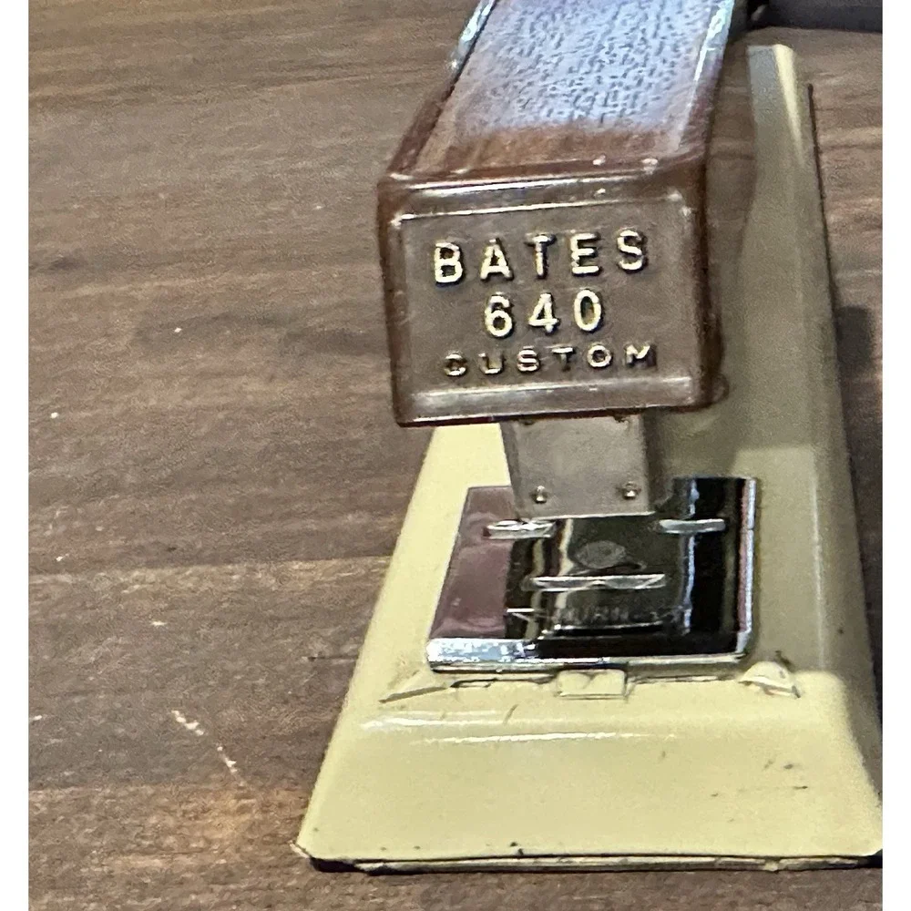 Bates 640 Beige Wood Grain Vintage Working USA Office 7