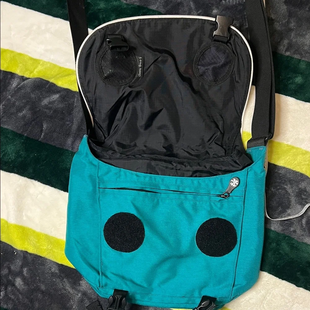 Crumpler functional teal