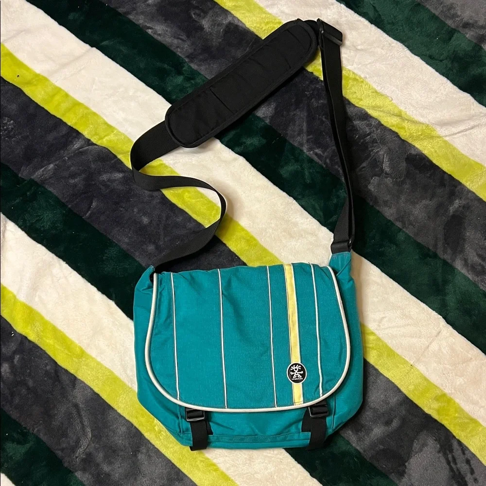 Crumpler functional teal