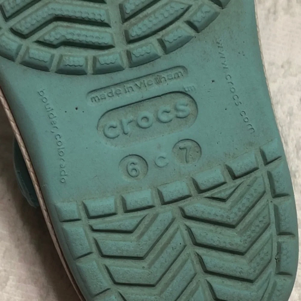 CROCS clean breathability lightweight