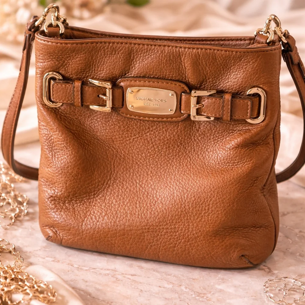 ✨ Michael Kors Brown Leather Shoulder Bag ✨