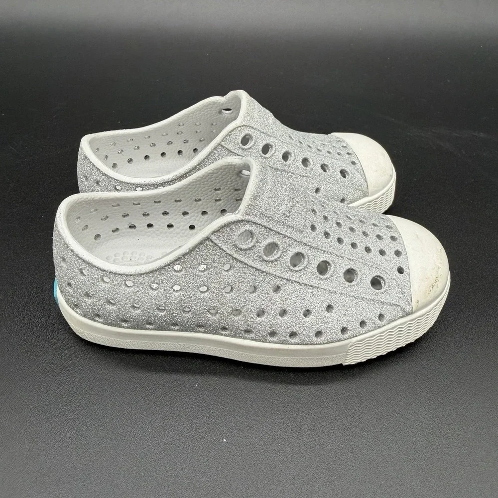 Native Shoes these shoes
