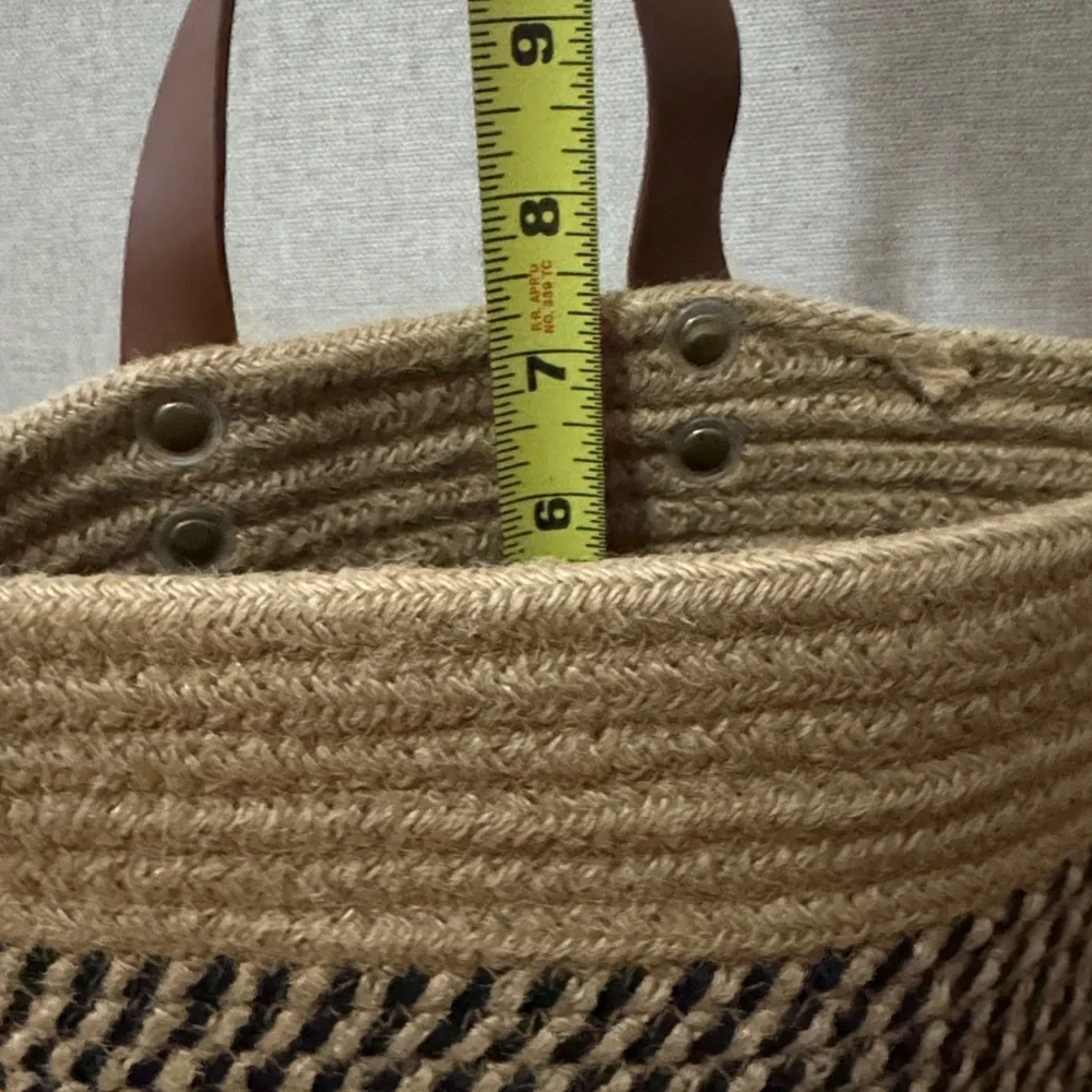 N/A woven natural