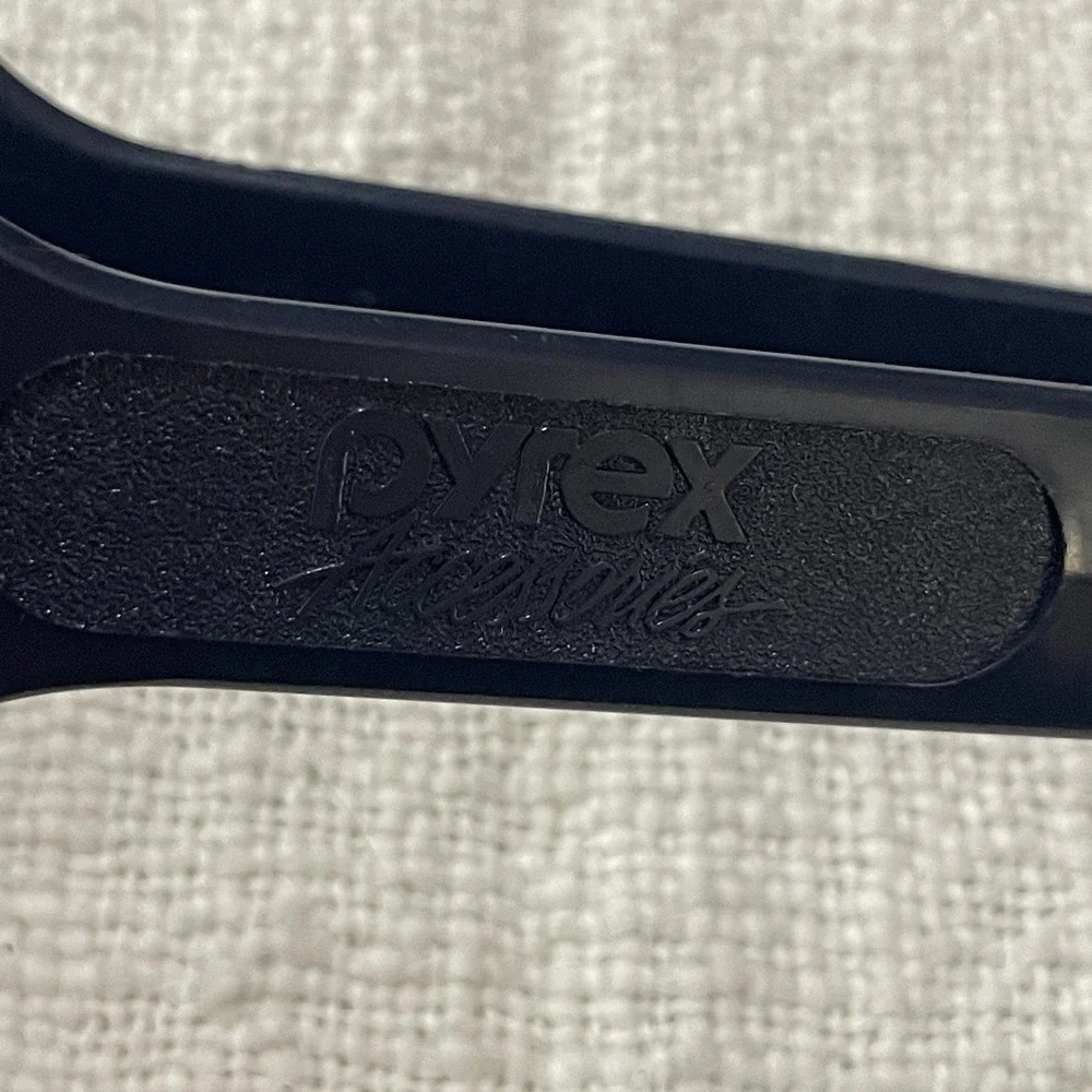 Pyrex Accessories this vintage