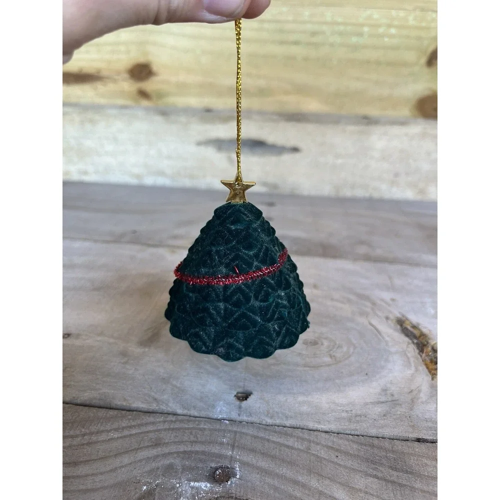 N/A adorable earring