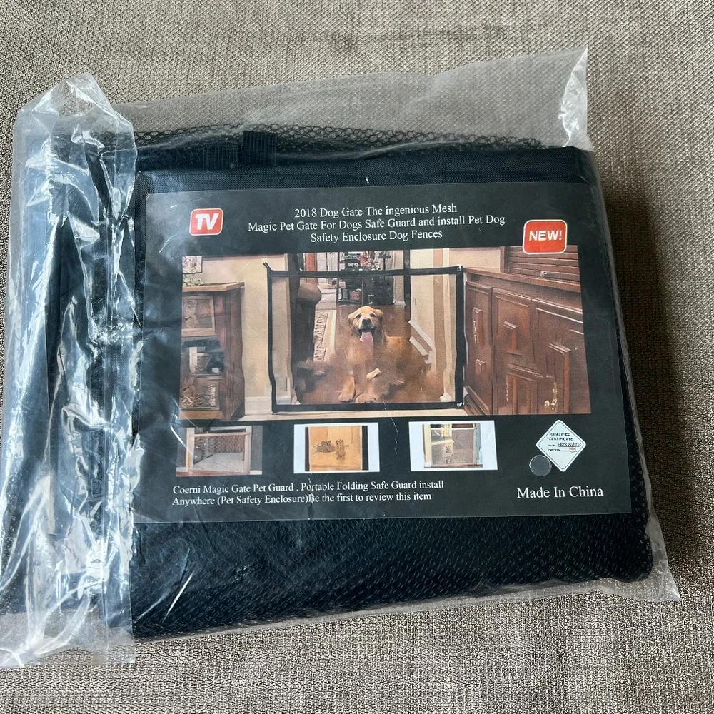 Magic Pet Gate (As Seen on TV) Ingenious Mesh, Portable Dog-Pet Gate NEW