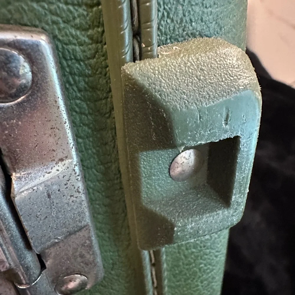 American Tourister classic hard