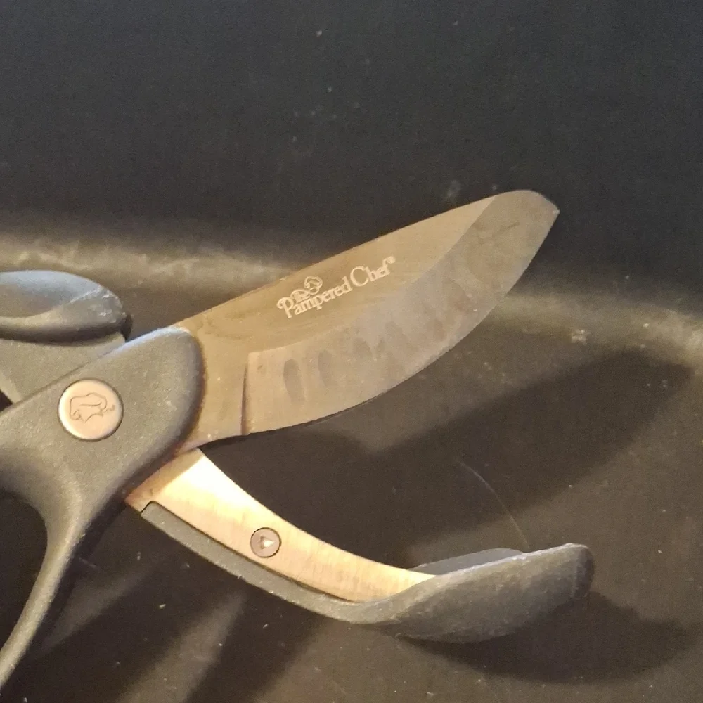 The Pampered Chef Double-bladed Kitchen Shears Locking