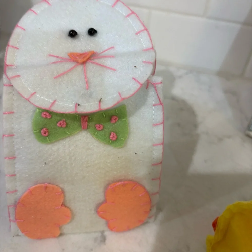 N/A cute yellow