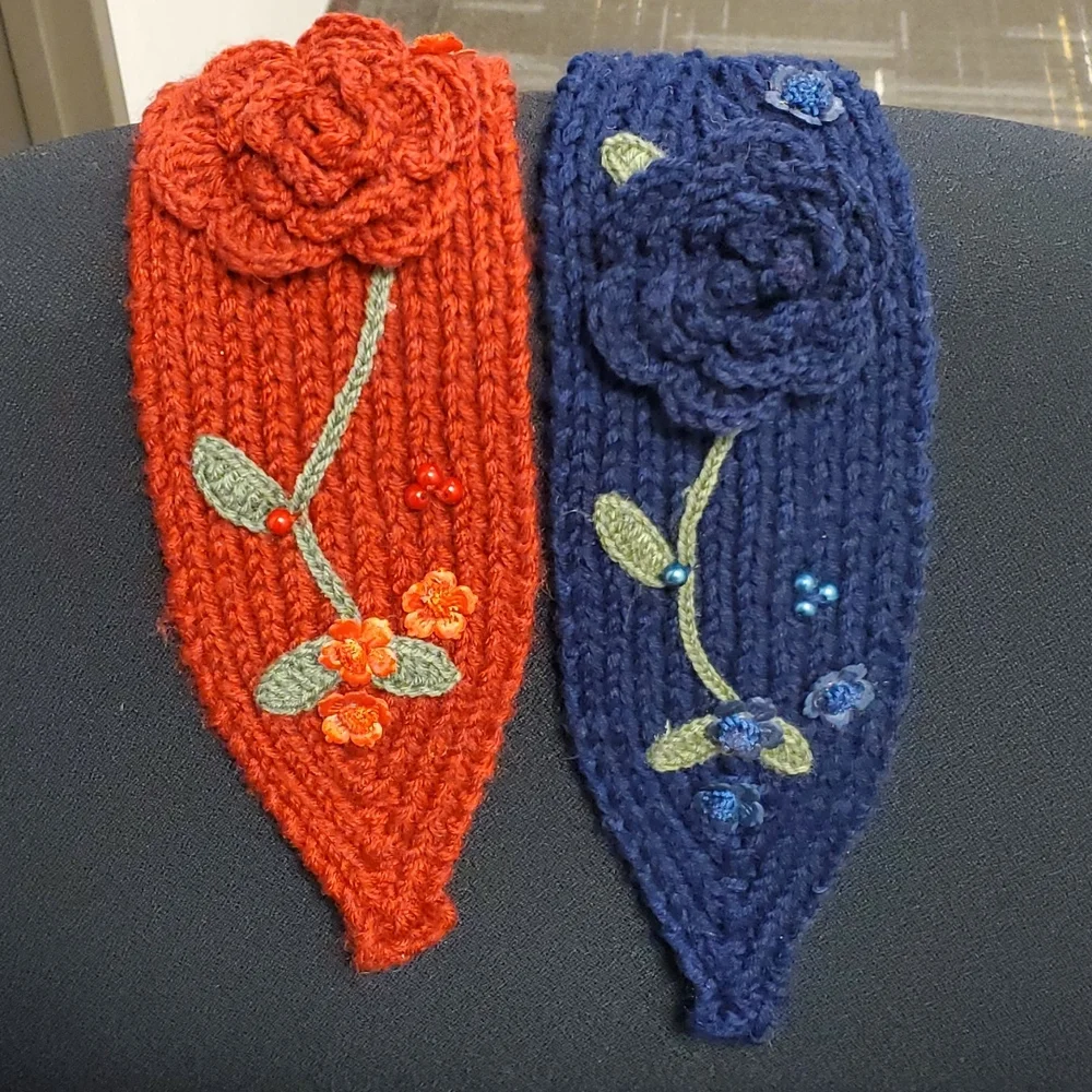 Source Unknown set earwarmers