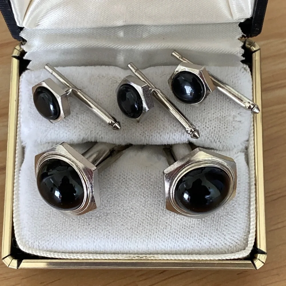 Unknown classic silver