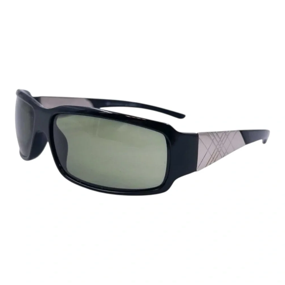 Burberry chic sunglasses